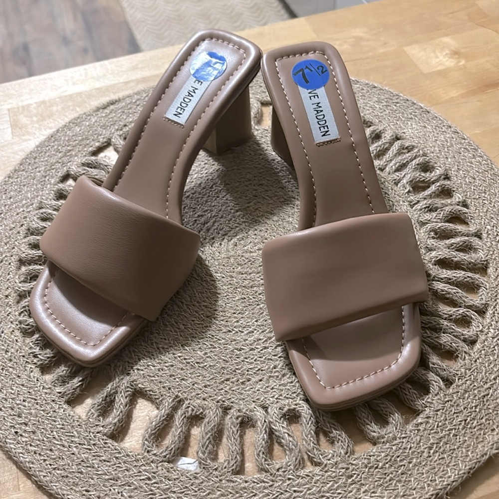 Steve Madden Nude/Tan Block Heel Slide Sandals